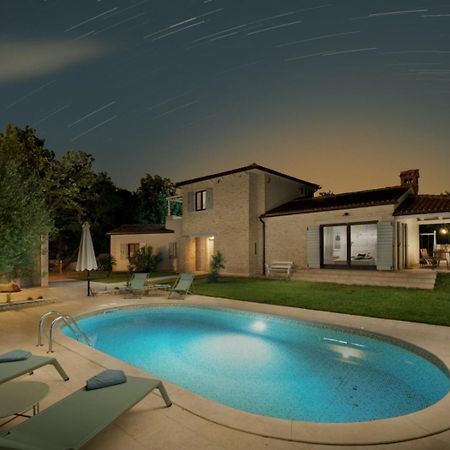 Luxury Villa In Istria - 9,000 Sqm Private Estate With Pool & Sauna, 15 Min To Sea, Near Fazana, 3 Bedrooms Juršići Eksteriør bilde