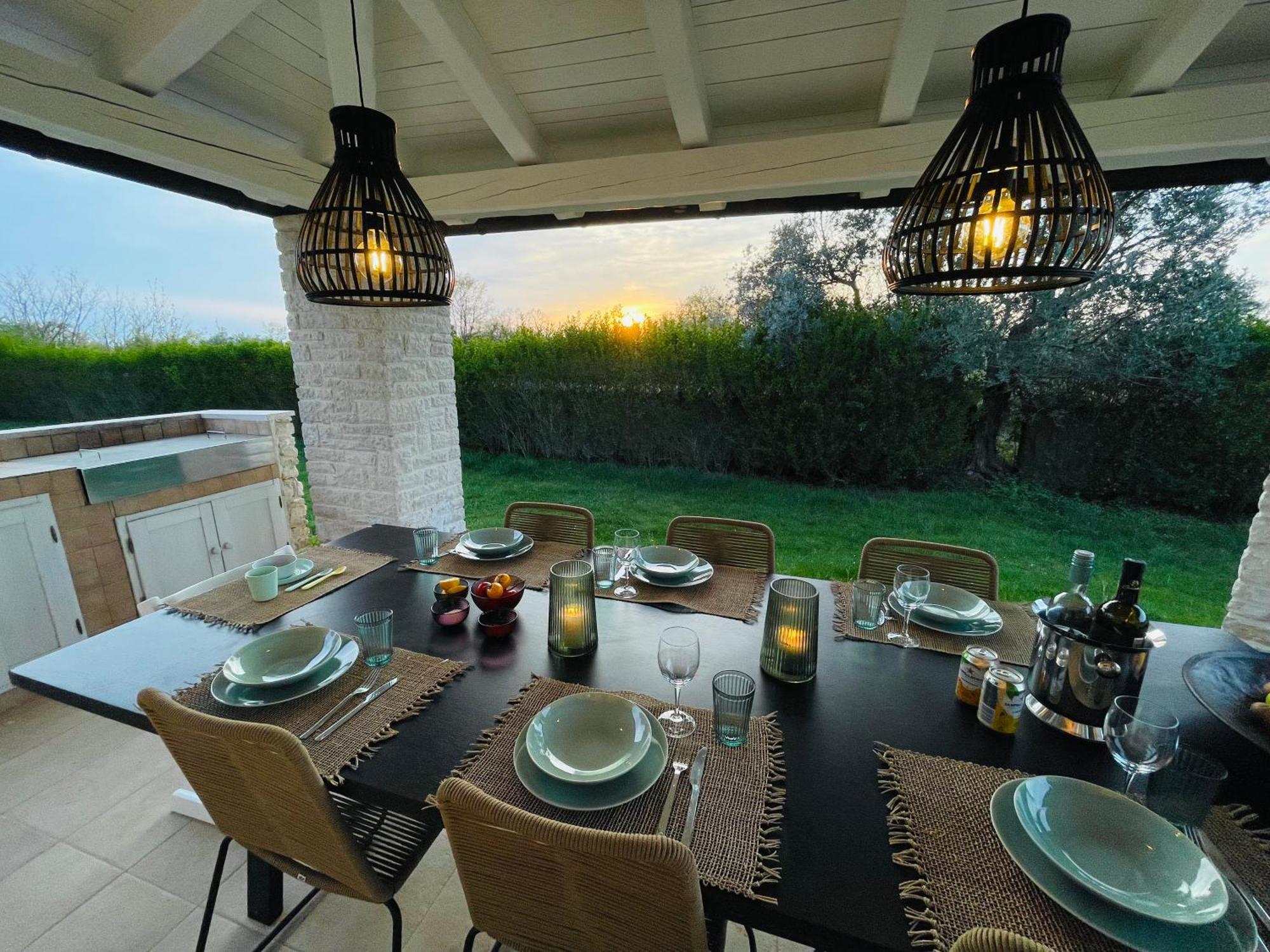 Luxury Villa In Istria - 9,000 Sqm Private Estate With Pool & Sauna, 15 Min To Sea, Near Fazana, 3 Bedrooms Juršići Eksteriør bilde