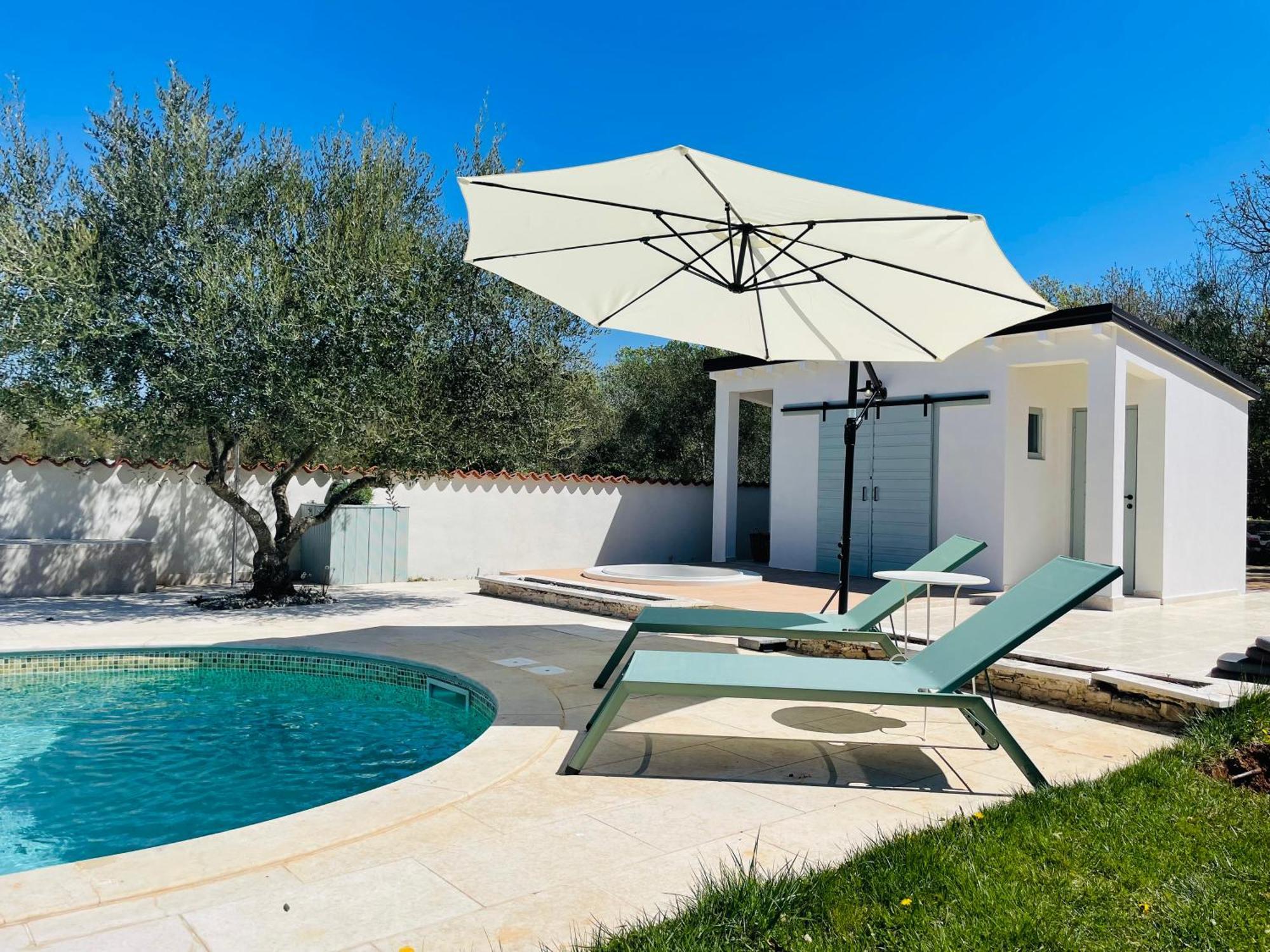 Luxury Villa In Istria - 9,000 Sqm Private Estate With Pool & Sauna, 15 Min To Sea, Near Fazana, 3 Bedrooms Juršići Eksteriør bilde