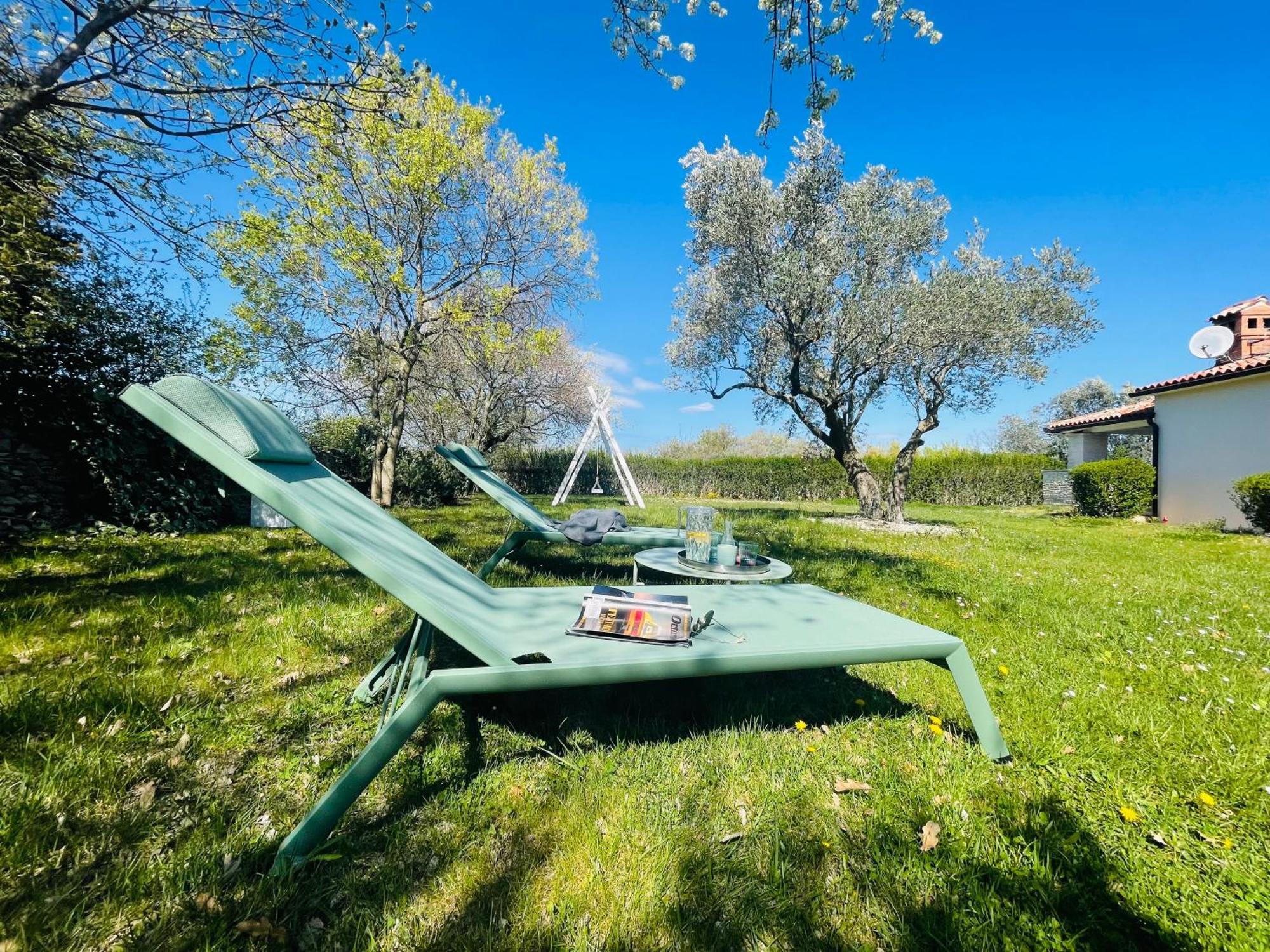 Luxury Villa In Istria - 9,000 Sqm Private Estate With Pool & Sauna, 15 Min To Sea, Near Fazana, 3 Bedrooms Juršići Eksteriør bilde